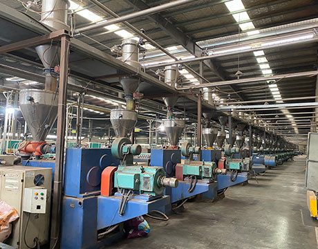 PE Ahşap Plastik Ekstrüzyon İçin Otomatik Besleme Tartı Karıştırma Bileşik Sistemi