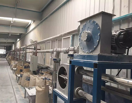 Tüp Zincirli Konveyör Otomatik Taşıma Sistemi Ekstruder Besleme Makinesi